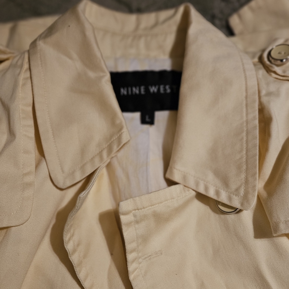 Nine West short trench coat